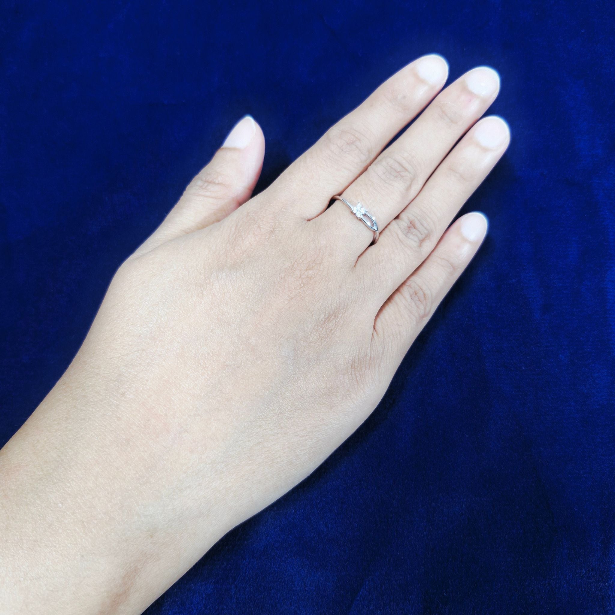 Dainty Leaf-Inspired Sterling Silver Ring with Cubic Zirconia