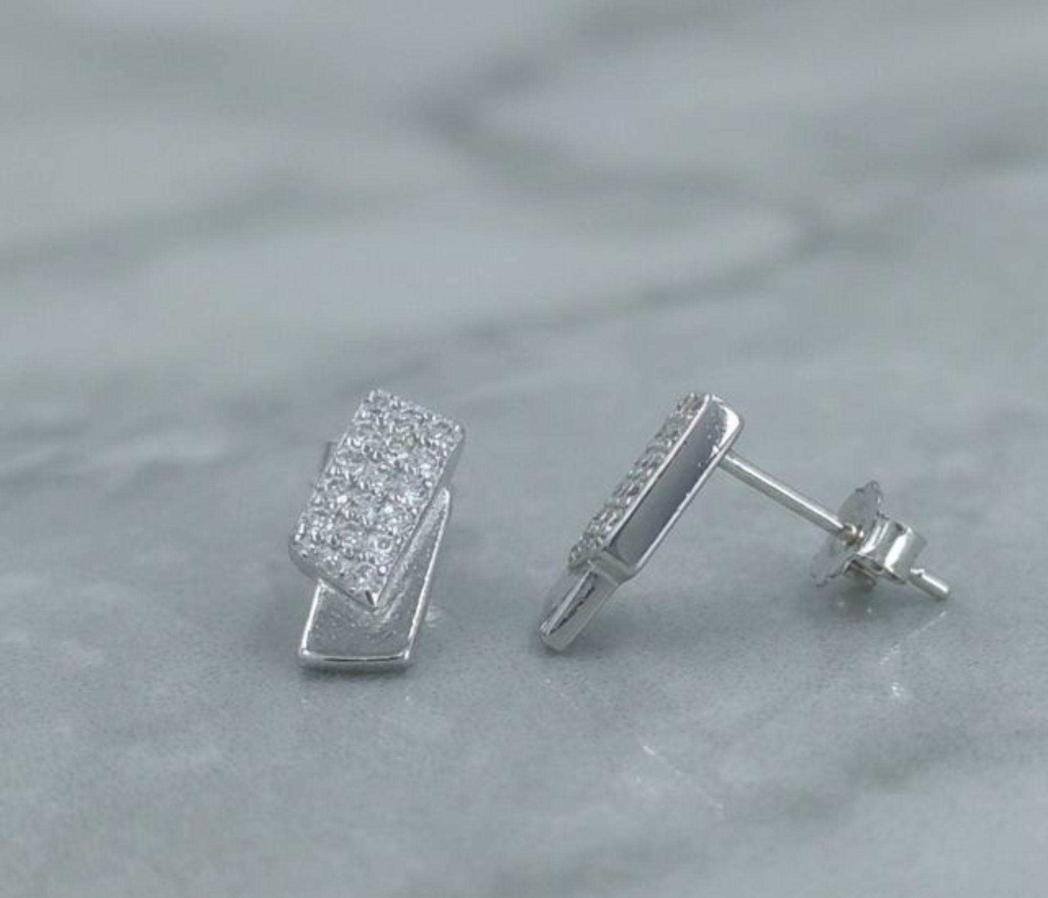 Elegant CZ Rectangle Bar Pendant Set with Chain in 925 Sterling Silver