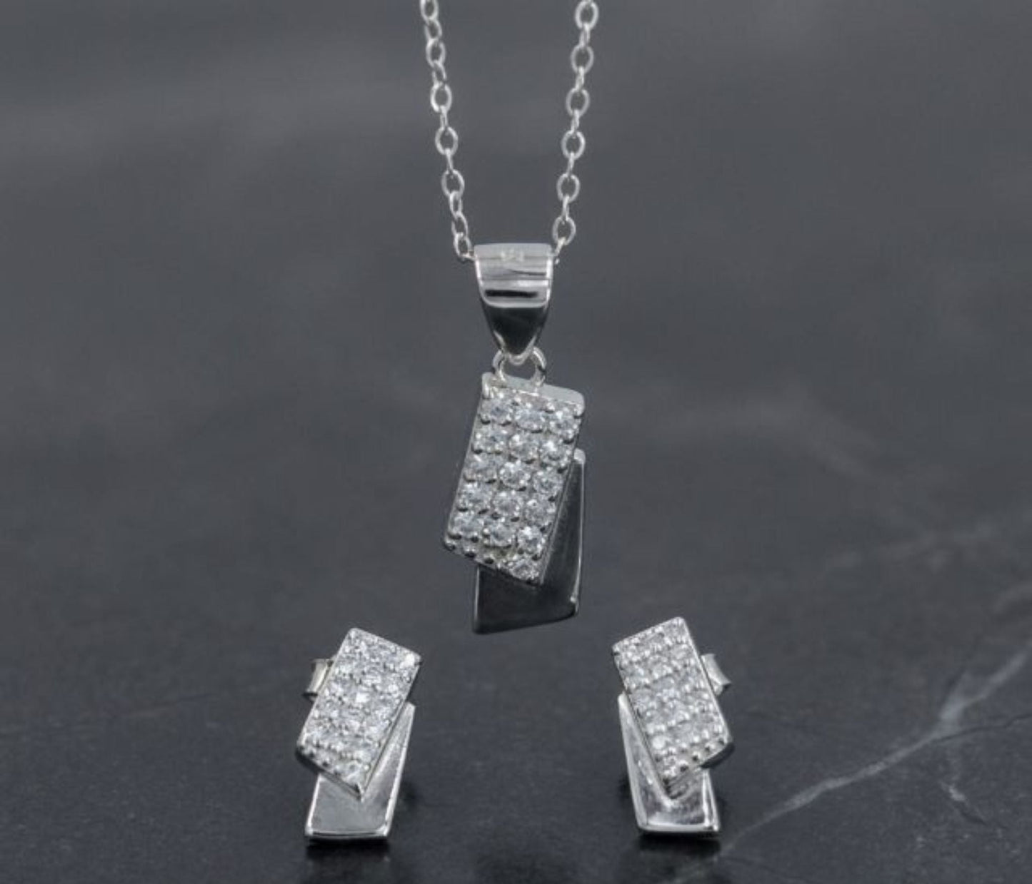Elegant CZ Rectangle Bar Pendant Set with Chain in 925 Sterling Silver