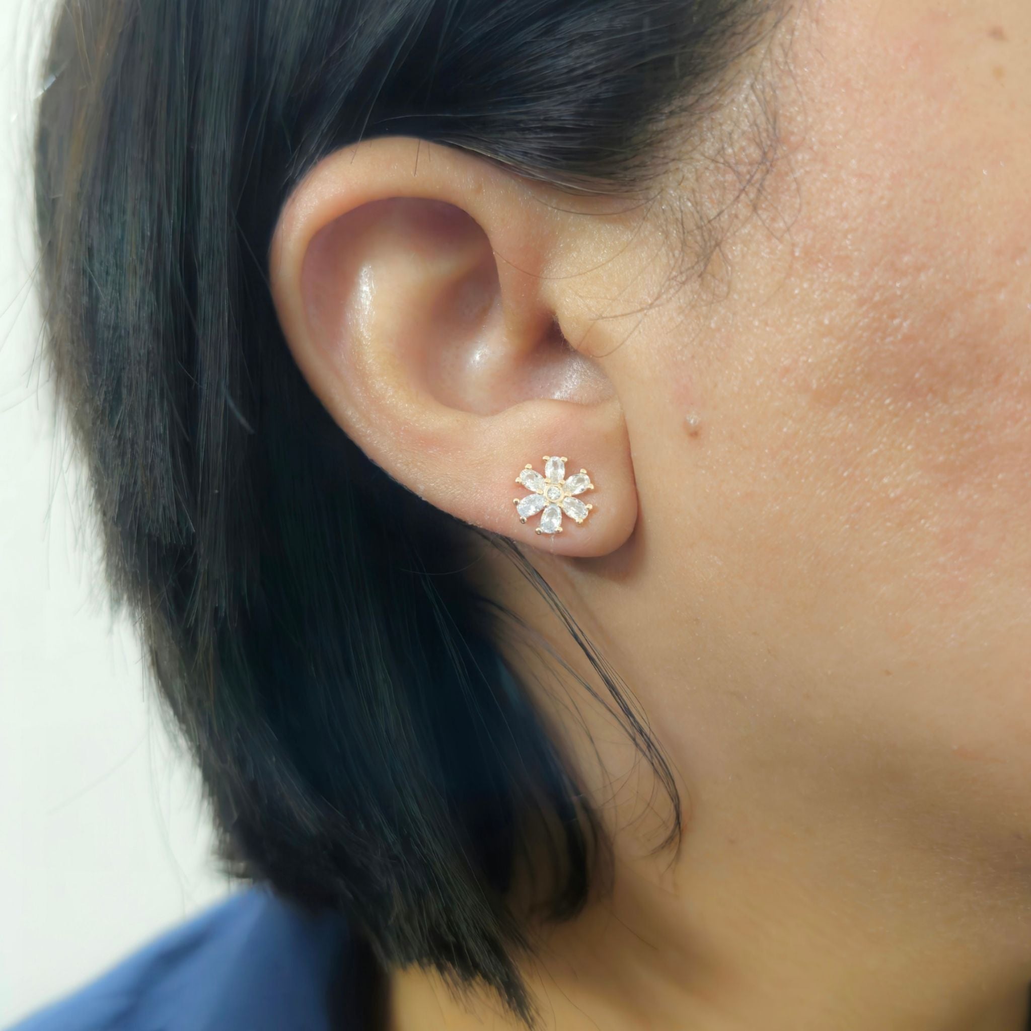 925 Sterling Silver Snowflake Flower Stud Earrings With Oval & Round Cubic Zirconia