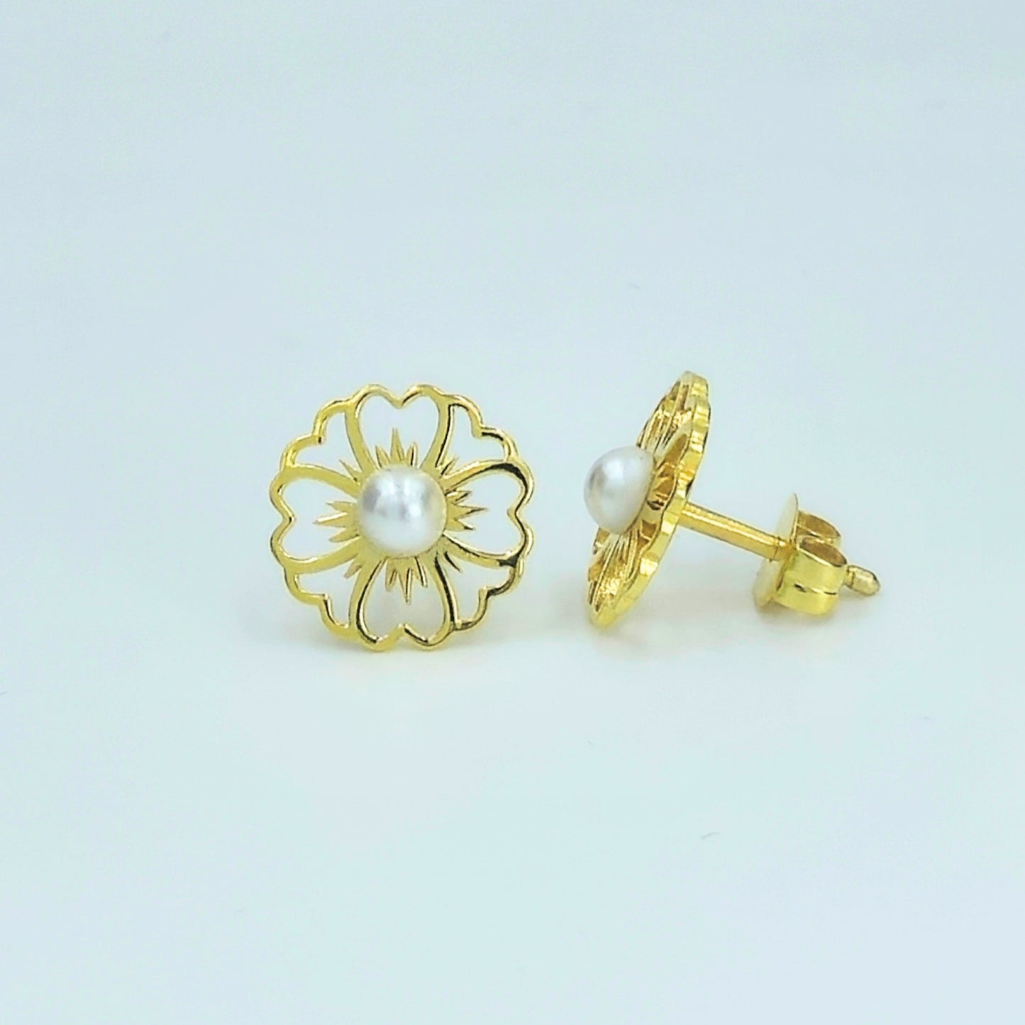 Gold-Plated 925 Sterling Silver Pearl Sunburst Pendant and Earrings Set