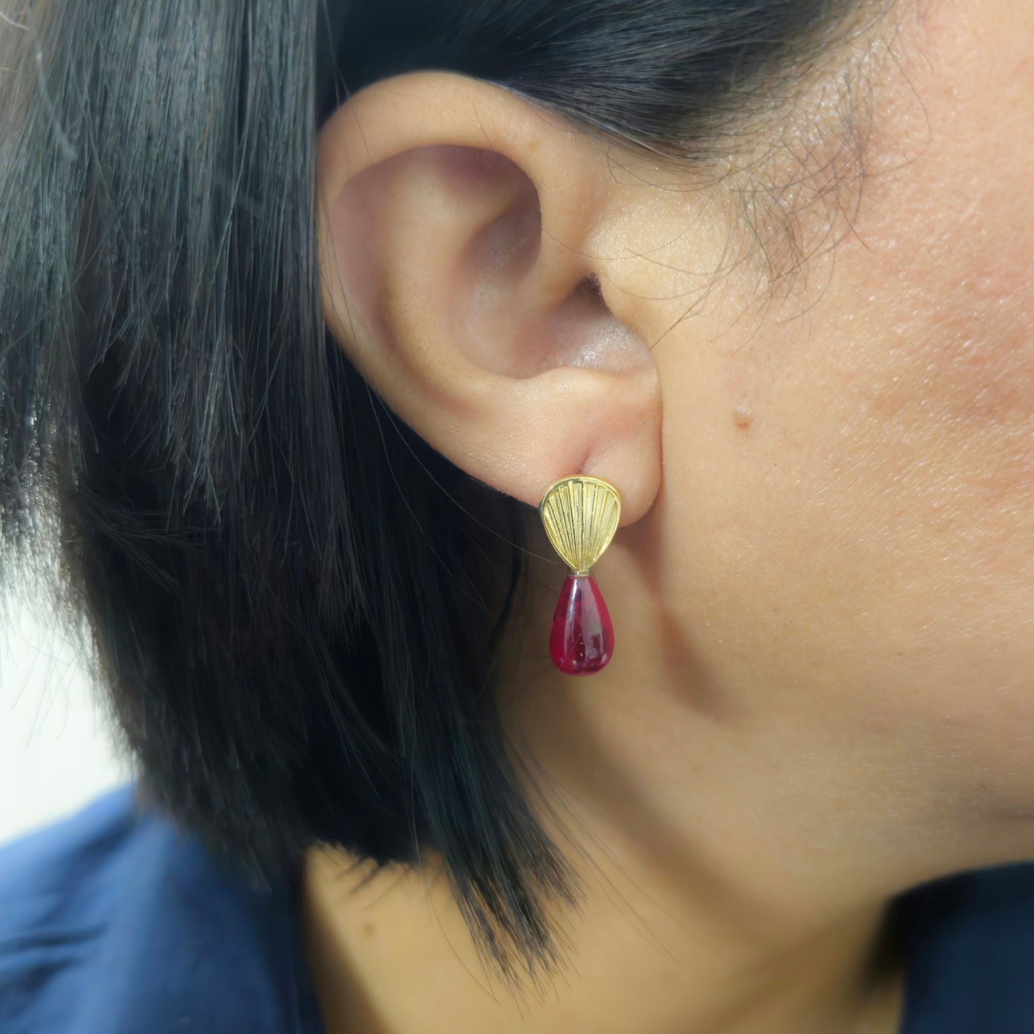 Gold-Plated 925 Sterling Silver Ruby Red Teardrop Pendant and Drop Earrings Set