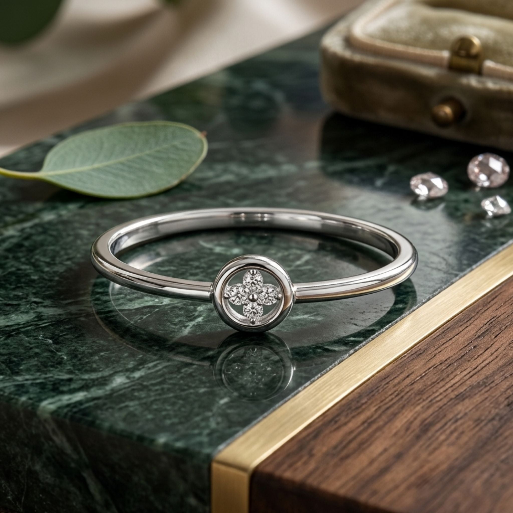 925 Sterling Silver Floating Clover Bezel Ring with Cubic Zirconia