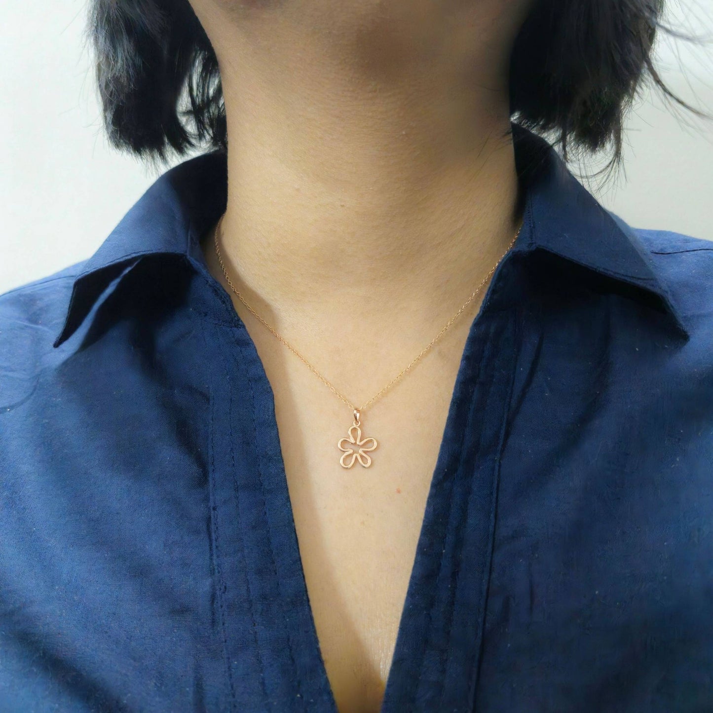 Rose Gold-Plated 925 Sterling Silver Floral Pendant and Earrings Set
