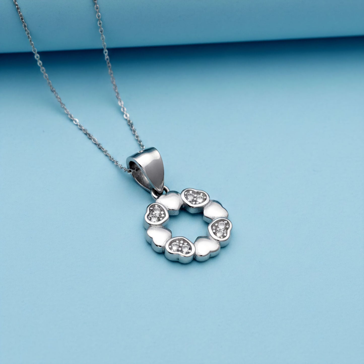 925 Sterling Silver Heart Wreath Pendant with Cubic Zirconia