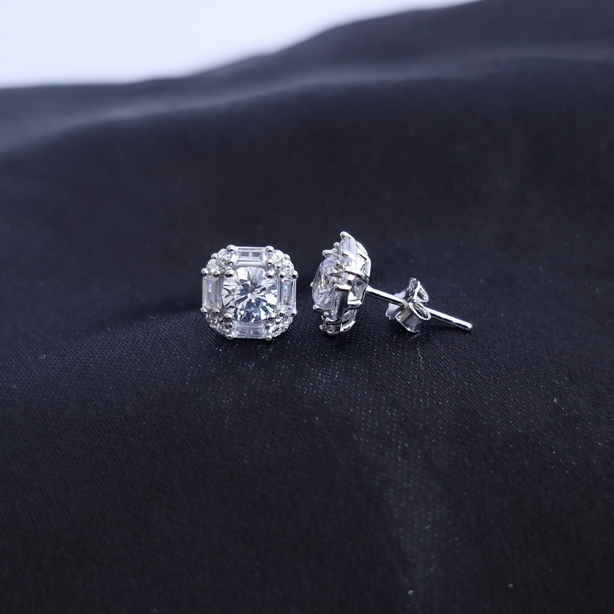 925 Sterling Silver Art Deco Solitaire Halo Stud Earrings with Cubic Zirconia