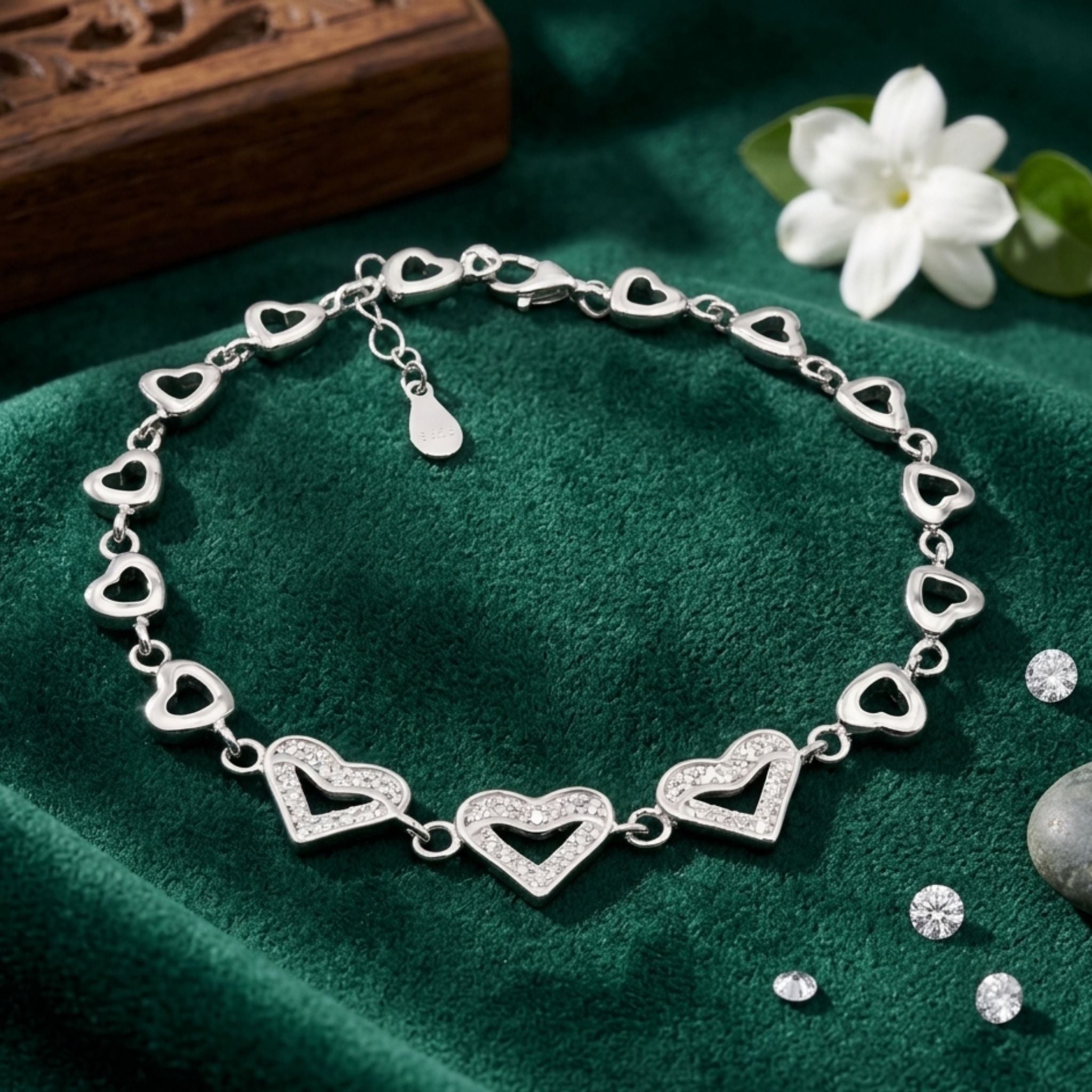 925 Sterling Silver Heart Link Bracelet with Cubic Zirconia