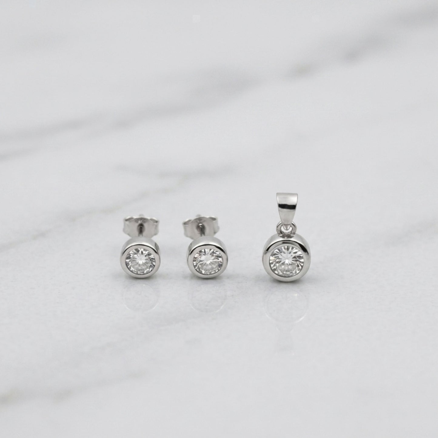925 Sterling Silver Bezel-Set Cubic Zirconia Pendant and Earrings Jewelry Set