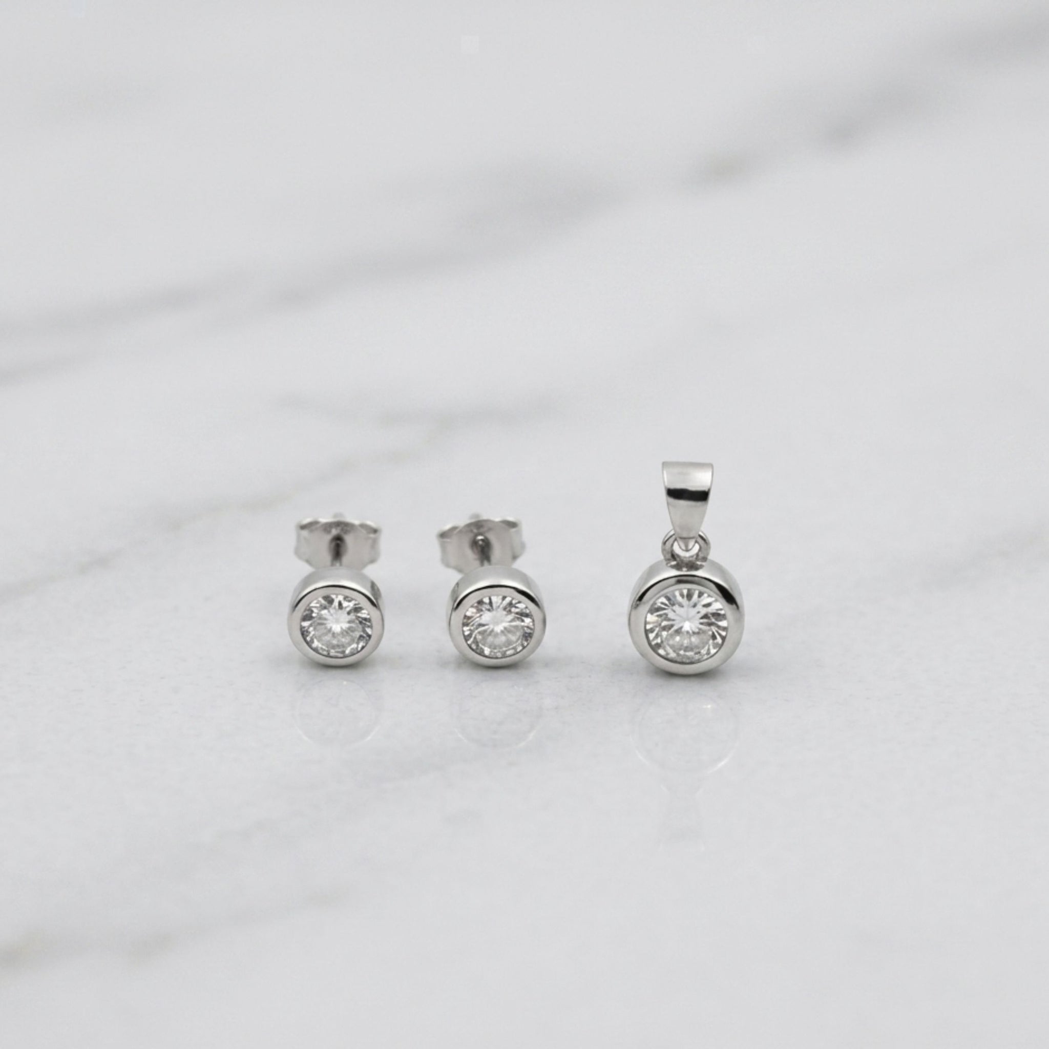 925 Sterling Silver Bezel-Set Cubic Zirconia Pendant and Earrings Jewelry Set