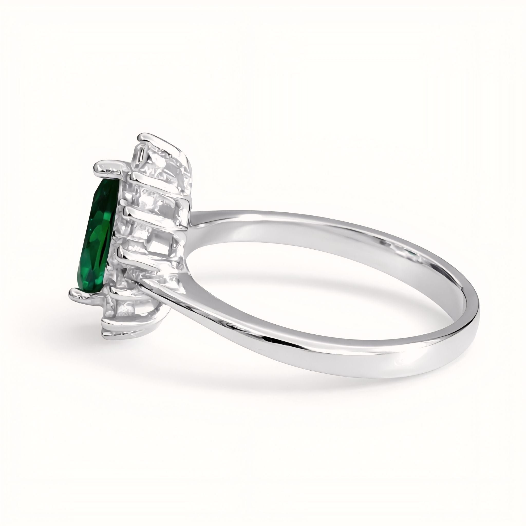 925 Sterling Silver Pear-Cut Green Stone Halo Ring with Cubic Zirconia