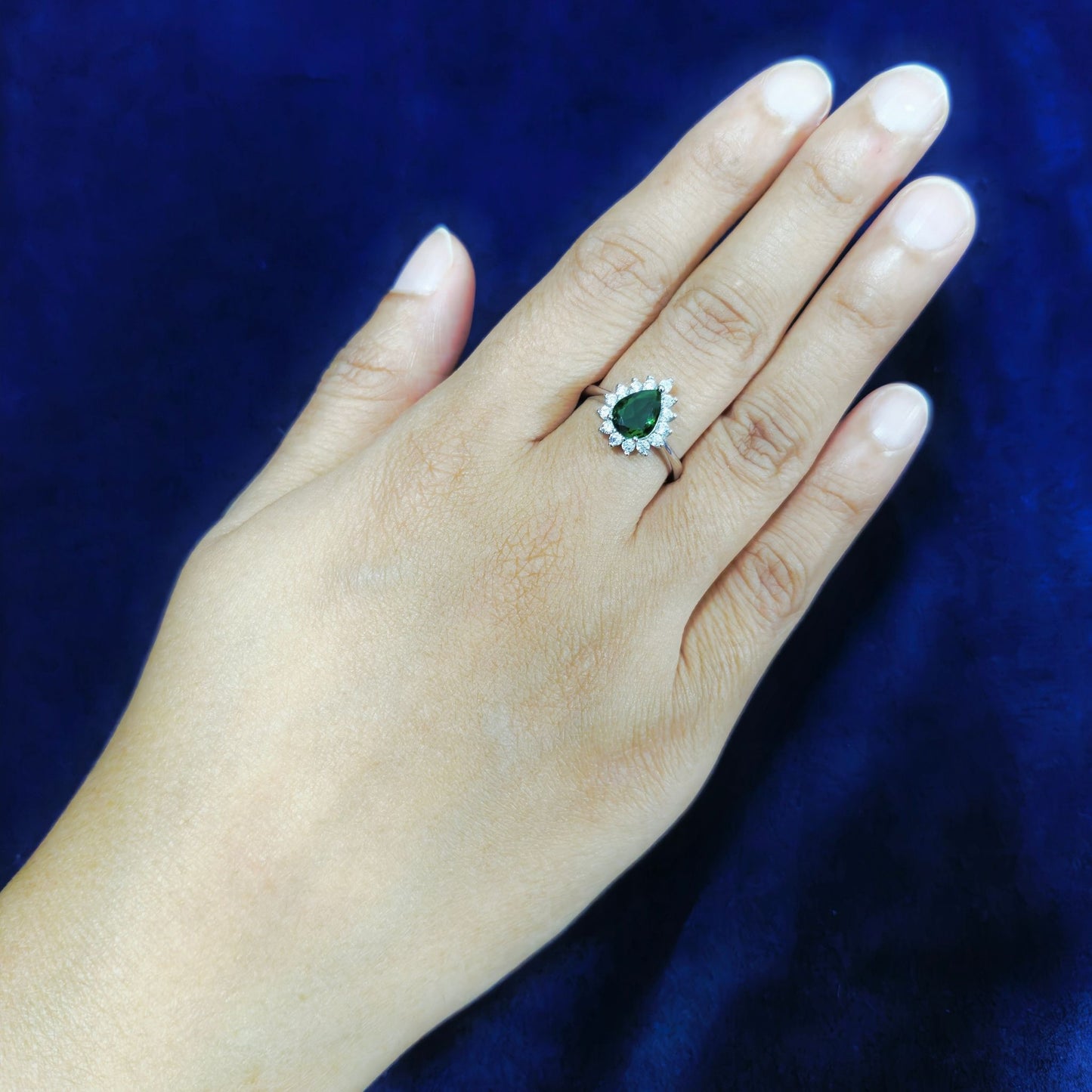 925 Sterling Silver Pear-Cut Green Stone Halo Ring with Cubic Zirconia